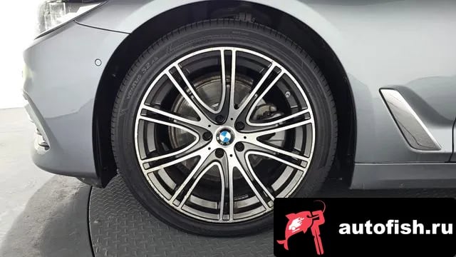 BMW 5-Series 5 Series (G30) 2018 года - вид 4