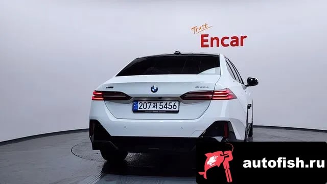 BMW 5-Series 5 Series (G60) 2024 года - вид 4
