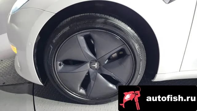 Tesla Model 3 Model 3 2020 года - похожие автомобили