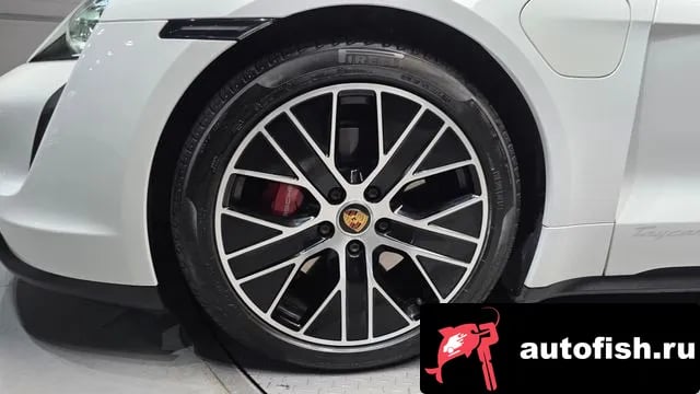 Porsche Taycan Taikan 2021 года - вид 5