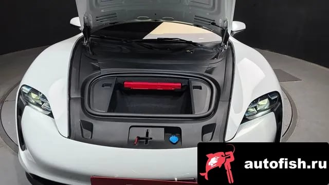 Porsche Taycan Taikan 2021 года - вид 6