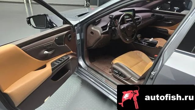 Lexus ES ES300h 7th generation 2020 года - похожие автомобили