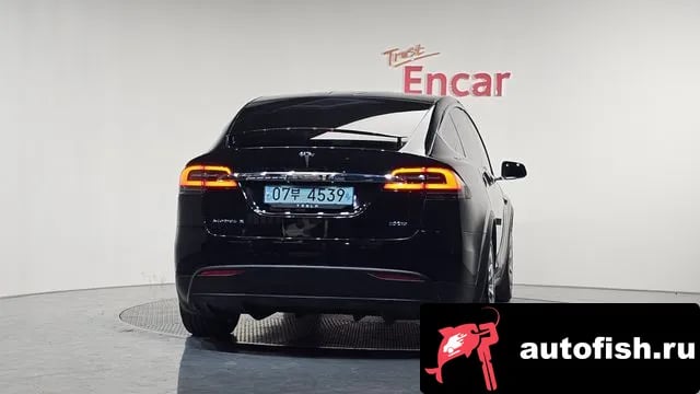Tesla Model X Model X 2018 года - вид 4