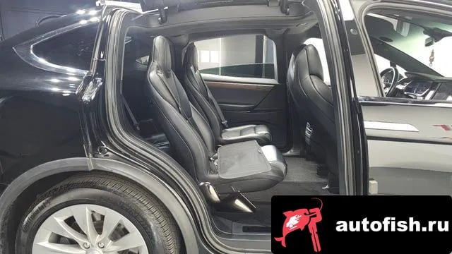 Tesla Model X Model X 2018 года - похожие автомобили