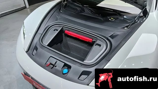 Porsche Taycan Taikan 2025 года - вид 6