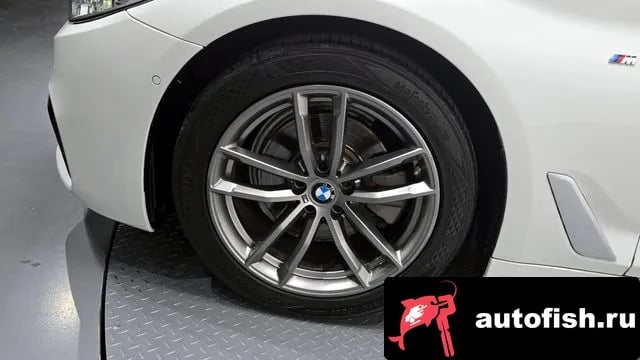 BMW 5-Series 5 Series (G30) 2019 года - вид 5