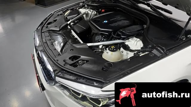 BMW 5-Series 5 Series (G30) 2019 года - вид 6