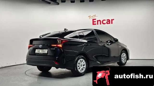 Toyota Prius Prius 4th Generation 2019 года - вид 2