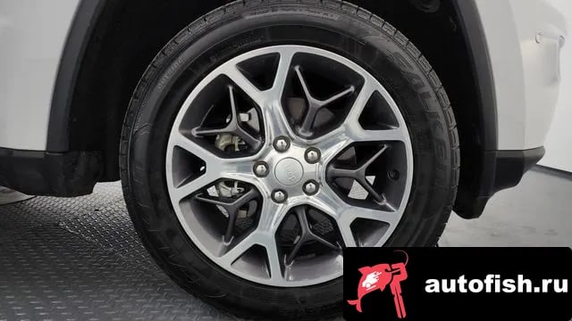 Jeep Cherokee Grand Cherokee 2019 года - похожие автомобили