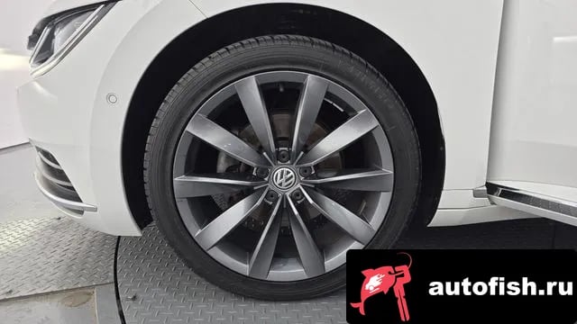 Volkswagen Arteon Atheon 2020 года - вид 5