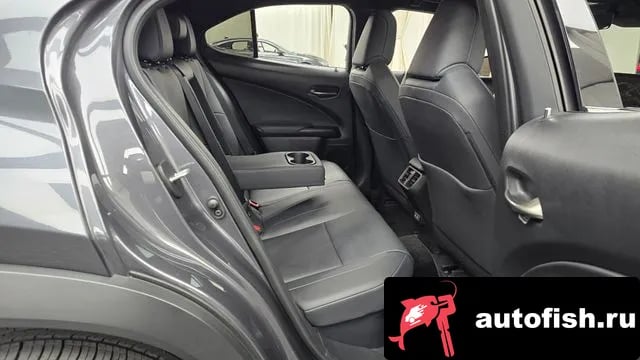 Lexus UX UX300h 2024 года - похожие автомобили