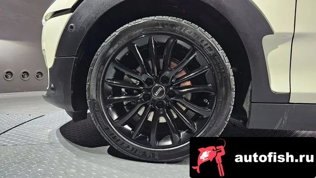 Mini Clubman Cooper Clubman 2021 года - вид 5