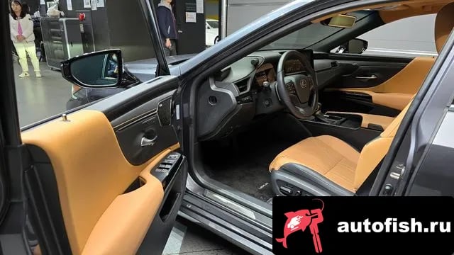 Lexus ES ES300h 7th generation 2024 года - похожие автомобили