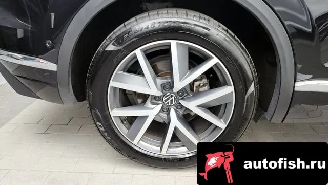 Volkswagen Touareg Tuareg 3rd generation 2020 года - похожие автомобили