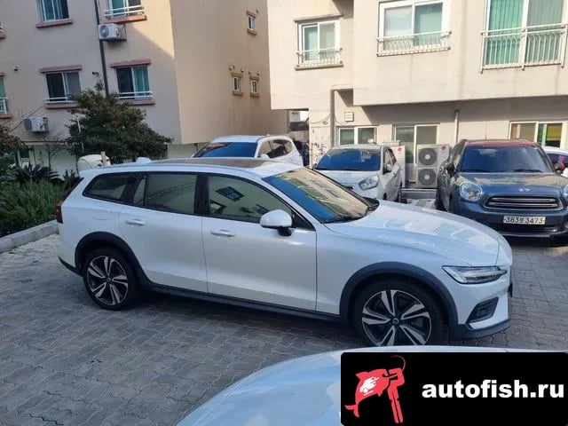 Volvo V60 V60 Cross-country 2nd Generation 2020 года - похожие автомобили