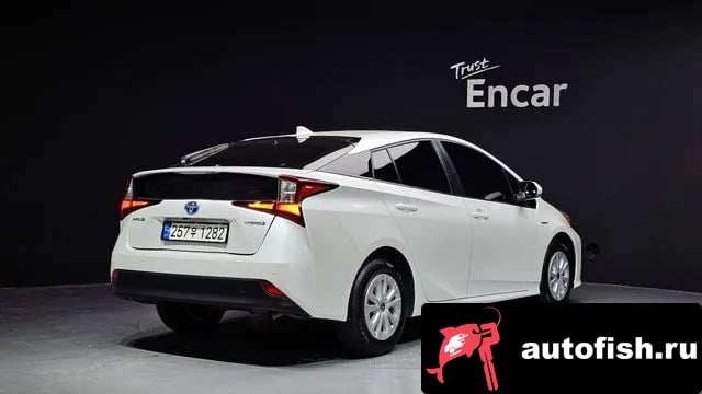 Toyota Prius Prius 4th Generation 2022 года - вид 2