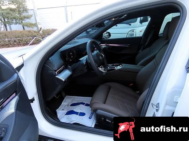 BMW 5-Series 5 Series (G60) 2025 года - вид 5