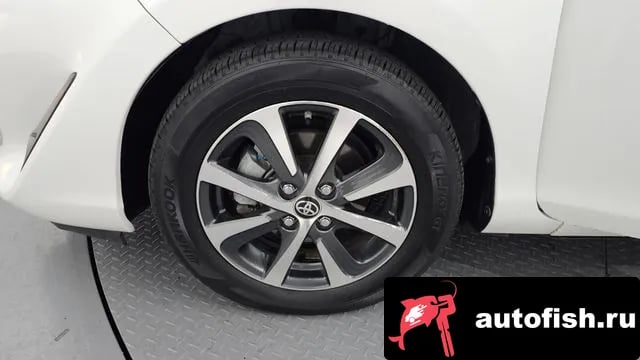 Toyota Prius Prius C 2018 года - вид 5