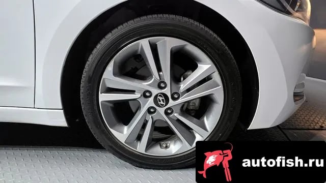 Hyundai AVANTE Avante AD 2018 года - вид 5