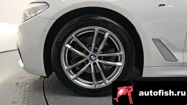 BMW 5-Series 5 Series (G30) 2018 года - вид 5