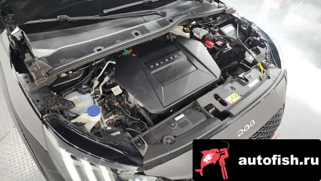 Peugeot 208 e-208 second Generation 2021 года - вид 6