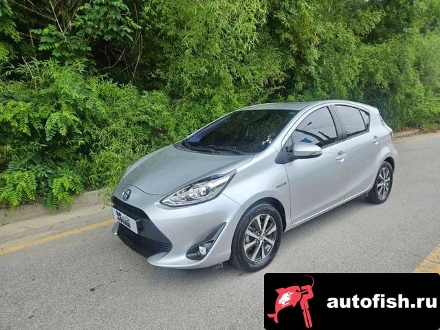 Toyota Prius Prius C 2018 года - вид 1