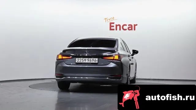 Lexus ES ES300h 7th generation 2018 года - вид 4