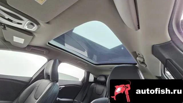 Volvo V40 V40 Cross-Country 2018 года - похожие автомобили