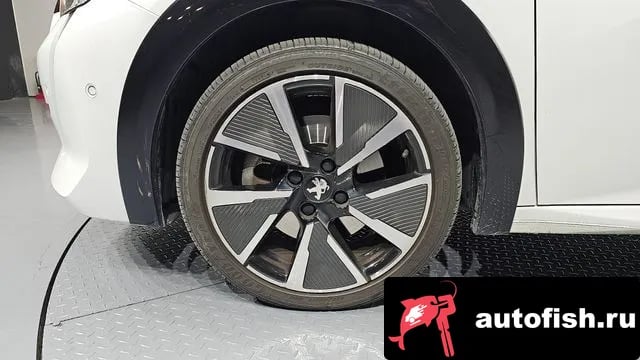 Peugeot 208 e-208 second Generation 2022 года - вид 5