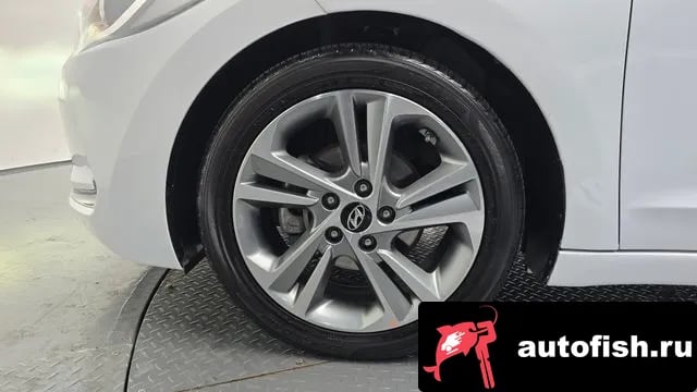 Hyundai AVANTE Avante AD 2018 года - вид 5