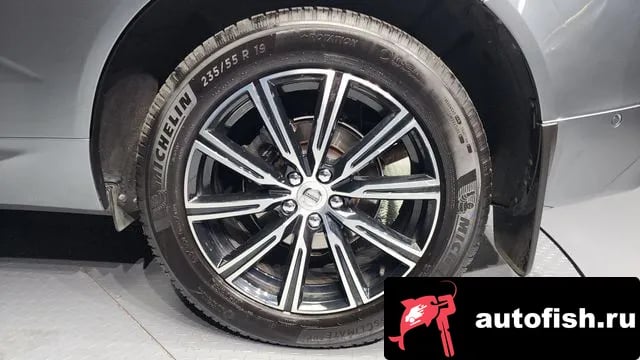 Volvo XC60 XC60 second Generation 2017 года - вид 5