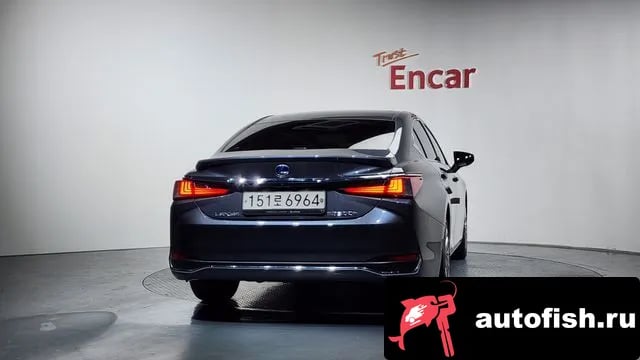 Lexus ES ES300h 7th generation 2022 года - вид 4