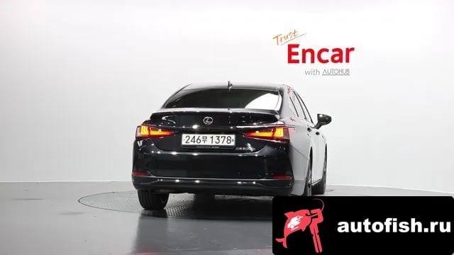 Lexus ES ES300h 7th generation 2023 года - вид 4