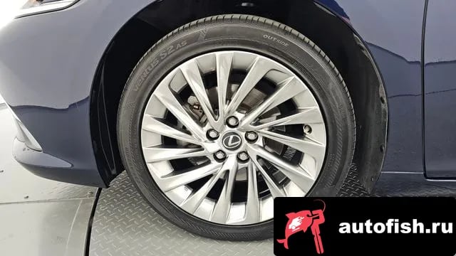 Lexus ES ES300h 7th generation 2020 года - вид 4