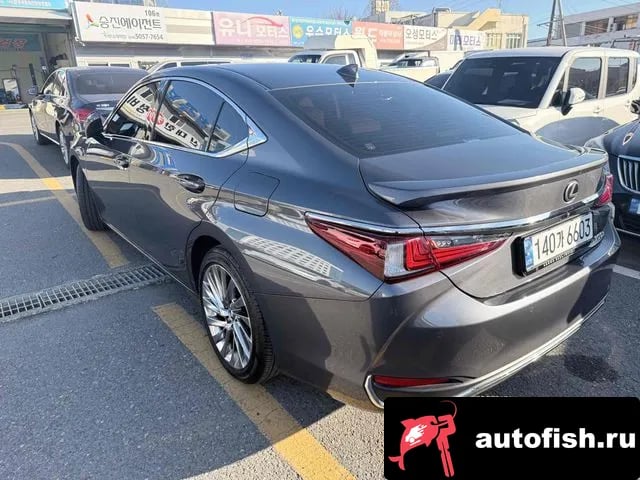 Lexus ES ES300h 7th generation 2024 года - вид 3