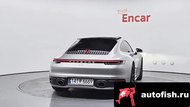 Porsche 911 911 (992) 2020 года - вид 4
