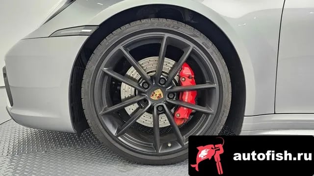 Porsche 911 911 (992) 2020 года - вид 5