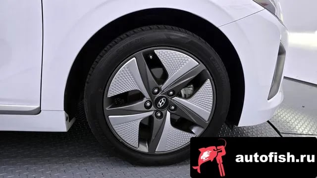 Hyundai Ioniq The New Ionic Hybrid 2019 года - вид 5