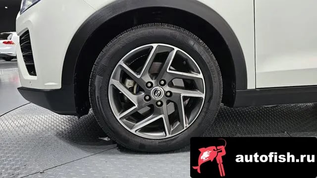 KG Mobility (Ssangyong) TIBOLI Berry New Tivoli 2022 года - похожие автомобили