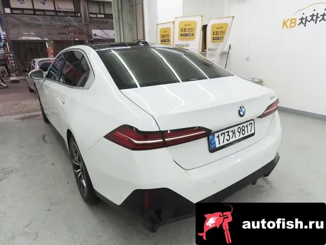 BMW 5-Series 5 Series (G60) 2024 года - вид 4