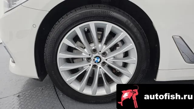 BMW 5-Series 5 Series (G30) 2018 года - вид 5