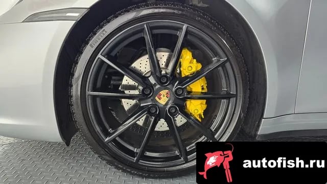 Porsche 911 911 (992) 2020 года - вид 5