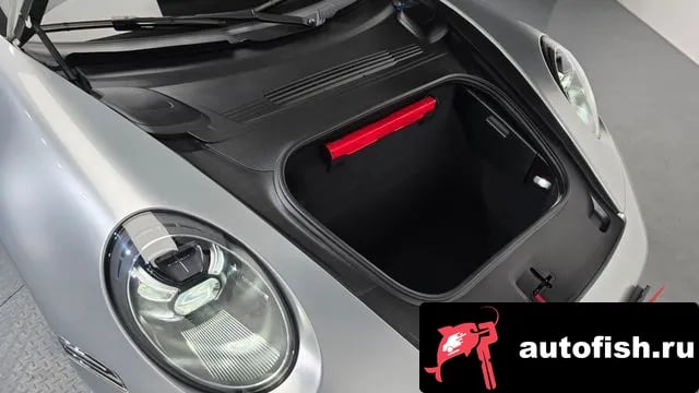 Porsche 911 911 (992) 2020 года - вид 6