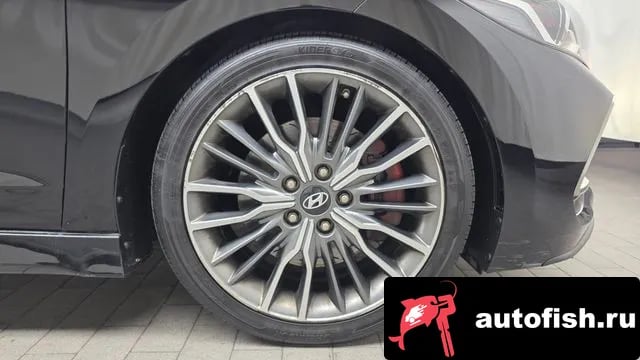 Hyundai AVANTE Avante AD 2018 года - вид 5