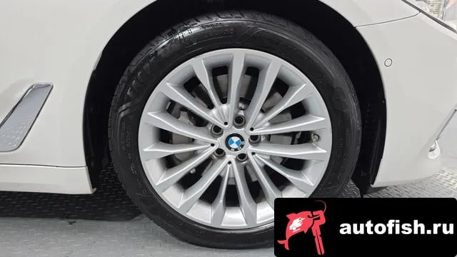 BMW 5-Series 5 Series (G30) 2018 года - вид 5