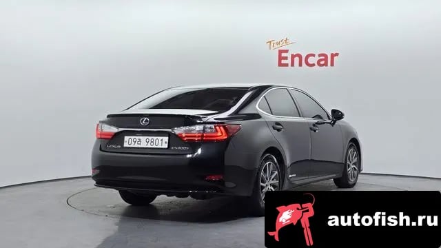 Lexus ES New ES300h 2018 года - вид 2