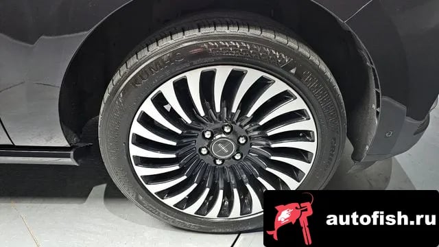 Lincoln Navigator Navigator 4th generation 2019 года - похожие автомобили