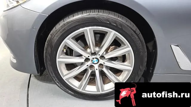 BMW 5-Series 5 Series (G30) 2019 года - вид 5