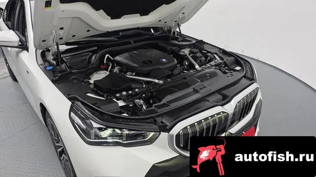 BMW 5-Series 5 Series (G60) 2025 года - вид 6