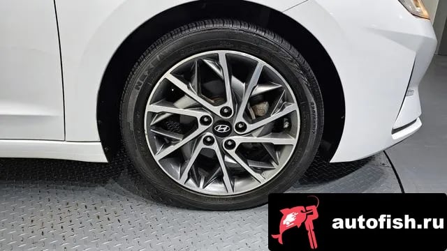 Hyundai AVANTE The New Avante AD 2019 года - вид 5